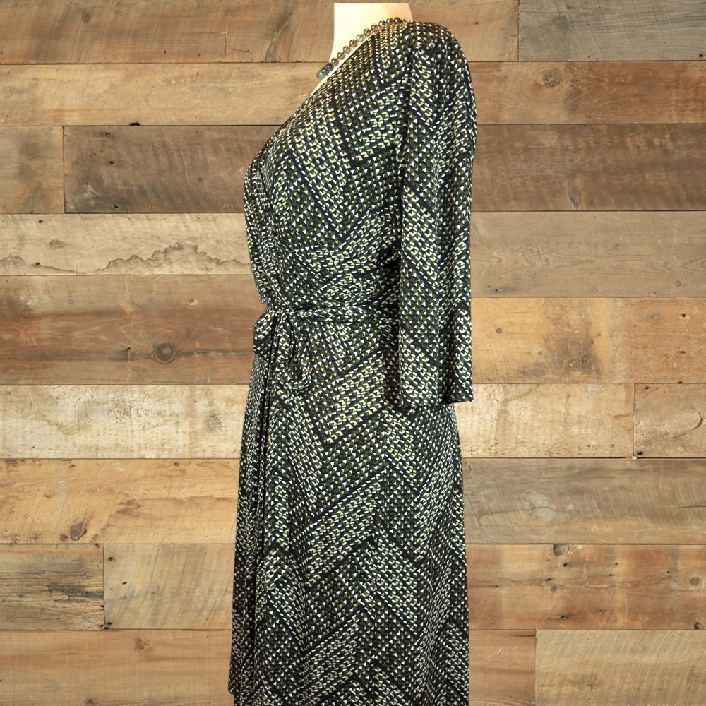 En Focus Studio Green Wrap Dress Plus Size 14 Graphic Print Slimming Office Work - Picture 2 of 13
